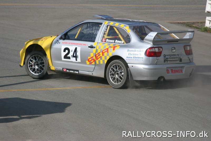 dm1estering324.jpg